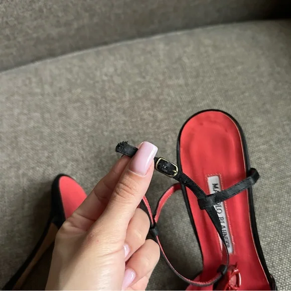 Vintage satin Manolo Blahnik rosebud heels - Picture 6 of 6